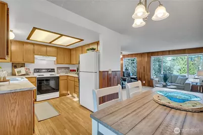 2025 NW Mulholland Boulevard, Poulsbo, WA 98370 - Photo 9