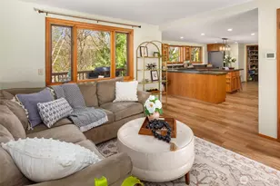 11925 Maplewood Ave, Edmonds, WA 98026 - Photo 9