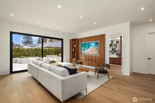 7611 NE 12th St, Medina, WA 98039 - Photo 9