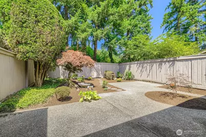 14208 NE 2nd Place, Bellevue, WA 98007 - Photo 27