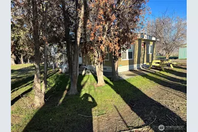 2284 W Rainier Road, Othello, WA 99344 - Photo 3