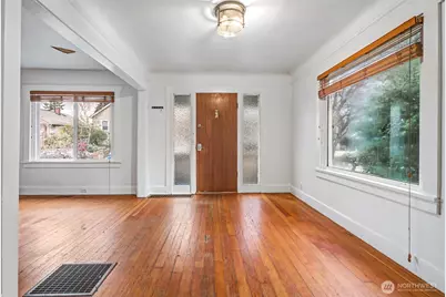 8535 18th Avenue NW, Seattle, WA 98117 - Photo 7