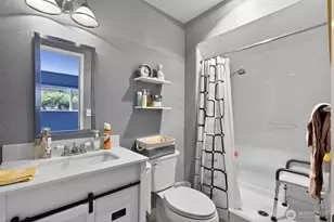 17431 Ambaum Blvd S, Seattle, WA 98148 - Photo 11