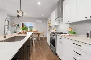 992 Sunrise Pl SW, Issaquah, WA 98027 - Photo 13