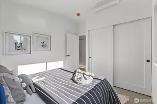 12044 Hiram Pl NE, Seattle, WA 98125 - Photo 17