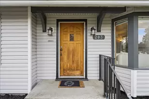 203 17th St NW, Puyallup, WA 98371 - Photo 3