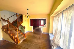 10733 Interlake Ave N, Seattle, WA 98133 - Photo 5