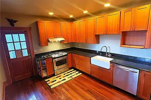 10733 Interlake Ave N, Seattle, WA 98133 - Photo 7