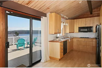 1412 Commodore Place, Freeland, WA 98249 - Photo 11