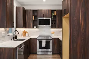 221 NE 75th St, Seattle, WA 98115 - Photo 15