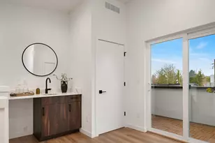 221 NE 75th St, Seattle, WA 98115 - Photo 27