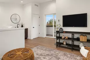 221 NE 75th St, Seattle, WA 98115 - Photo 25