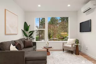 221 NE 75th St, Seattle, WA 98115 - Photo 9