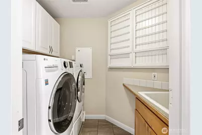 23919 SE 8th Place, Sammamish, WA 98075 - Photo 25