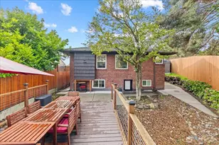 8250 Corliss Ave N, Seattle, WA 98103 - Photo 21