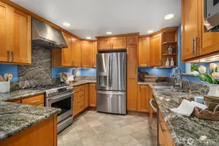 909 110th Ave SE, Bellevue, WA 98004 - Photo 7