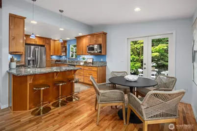 909 110th Avenue SE, Bellevue, WA 98004 - Photo 5