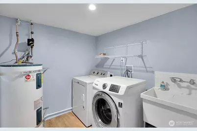 9220 10th Avenue SW, Seattle, WA 98106 - Photo 35