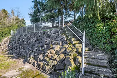 9220 10th Avenue SW, Seattle, WA 98106 - Photo 37