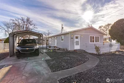 2427 W Texas Street, Moses Lake, WA 98837 - Photo 1