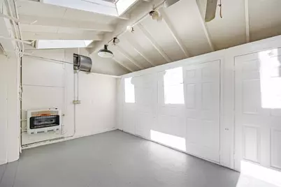 8007 Fremont Avenue N, Seattle, WA 98103 - Photo 31