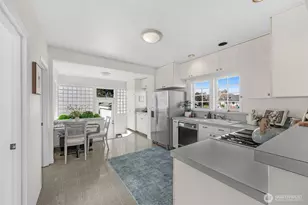 8007 Fremont Ave N, Seattle, WA 98103 - Photo 11