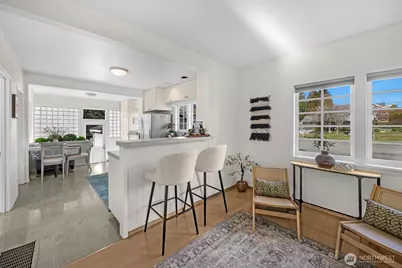 8007 Fremont Avenue N, Seattle, WA 98103 - Photo 7