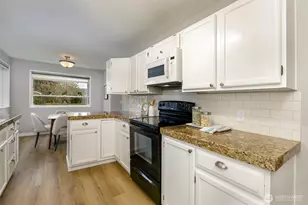 17464 NE 38th St, Redmond, WA 98052 - Photo 7