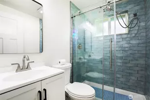 14517 Meridian Ave N, Shoreline, WA 98133 - Photo 11