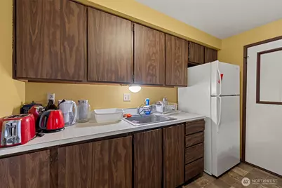 800 SW Harrier Circle #4, Oak Harbor, WA 98277 - Photo 9