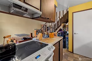 800 SW Harrier Cir, Oak Harbor, WA 98277 - Photo 11