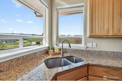2350 10th Street NE, East Wenatchee, WA 98802 - Photo 23