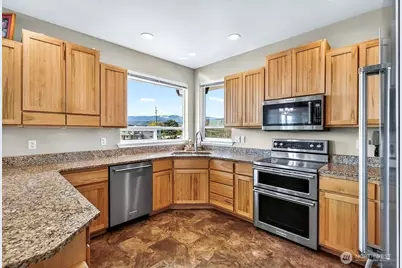 2350 10th Street NE, East Wenatchee, WA 98802 - Photo 17