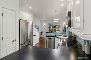 12607 SE 30th St, Bellevue, WA 98005 - Photo 9