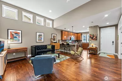 14317 Knoll Park Drive E, Bonney Lake, WA 98391 - Photo 5