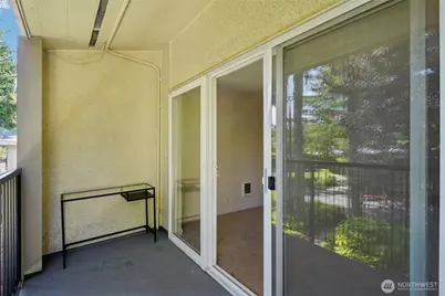 831 126th Place NE #B204, Bellevue, WA 98005 - Photo 17