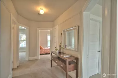 620 Malden Avenue E #4, Seattle, WA 98112 - Photo 3