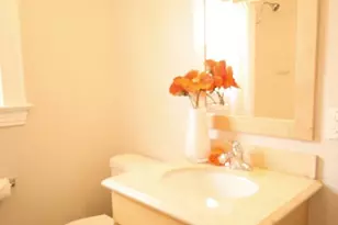 620 Malden Ave E, Seattle, WA 98112 - Photo 9