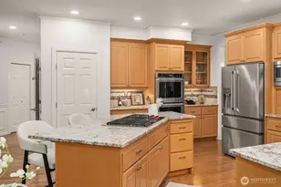 5706 NW Lac Leman Dr, Issaquah, WA 98027 - Photo 9