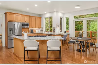 5706 NW Lac Leman Drive, Issaquah, WA 98027 - Photo 11