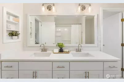 12103 SE 70th Street, Newcastle, WA 98056 - Photo 19