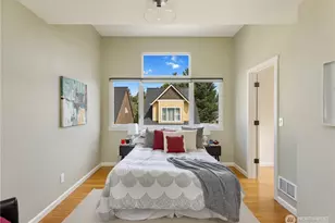 346 Wyatt Way NE, Bainbridge Island, WA 98110 - Photo 9