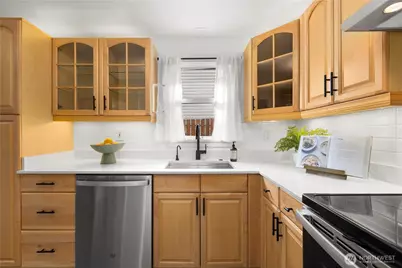 14052 Midvale Avenue N, Seattle, WA 98133 - Photo 13