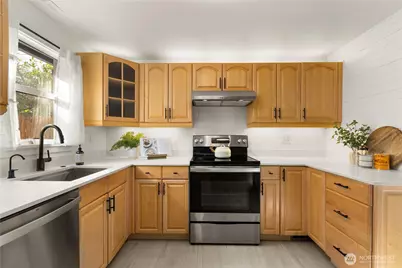 14052 Midvale Avenue N, Seattle, WA 98133 - Photo 11