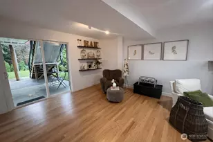 15405 NE 7th Pl, Bellevue, WA 98007 - Photo 3