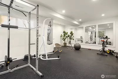 1024 91st Avenue NE, Bellevue, WA 98004 - Photo 37