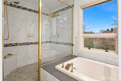 8550 NE 28th Street, Hunts Point, WA 98004 - Photo 23