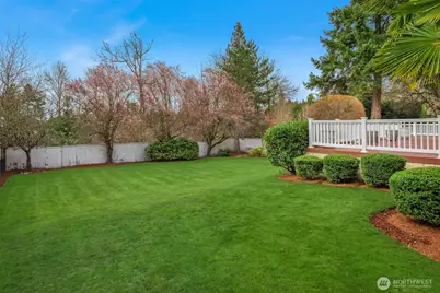 8550 NE 28th Street, Hunts Point, WA 98004 - Photo 31