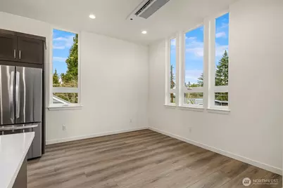 2006 120th Street NE #Unit 2, Seattle, WA 98125 - Photo 9