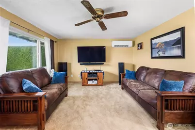 1100 7th Avenue SE #8, Puyallup, WA 98372 - Photo 3